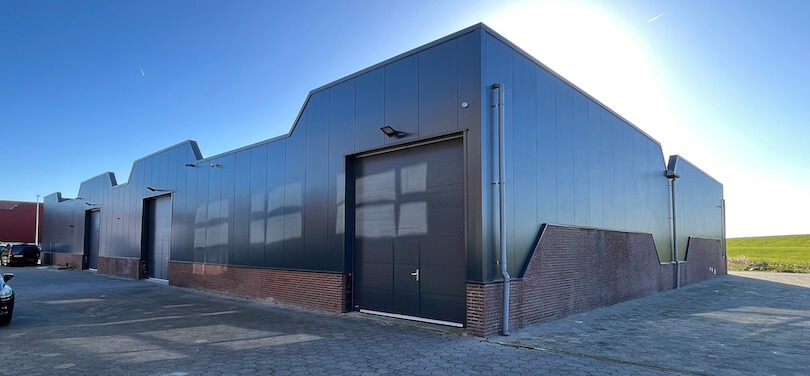 Bedrijfspand na gevelrenovatie